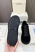 Замшевые кроссовки Alexander McQueen чёрного цвета