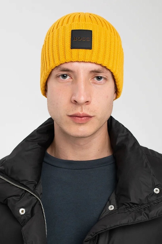 Шапка Hugo Boss Flavio logo-patch - Mustard Yellow