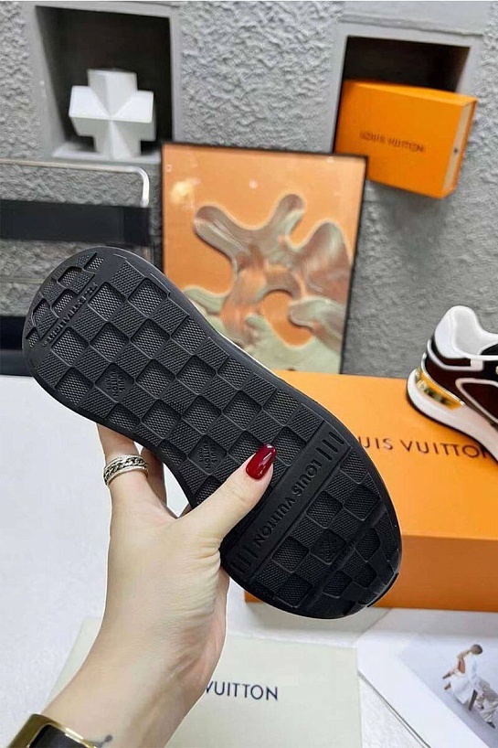 Женские кожаные кроссовки Louis Vuitton Neo Run Away