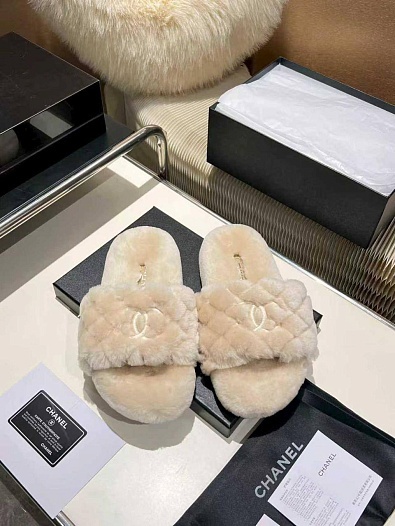 Женские меховые шлёпанцы Chanel Oran premium - Beige   