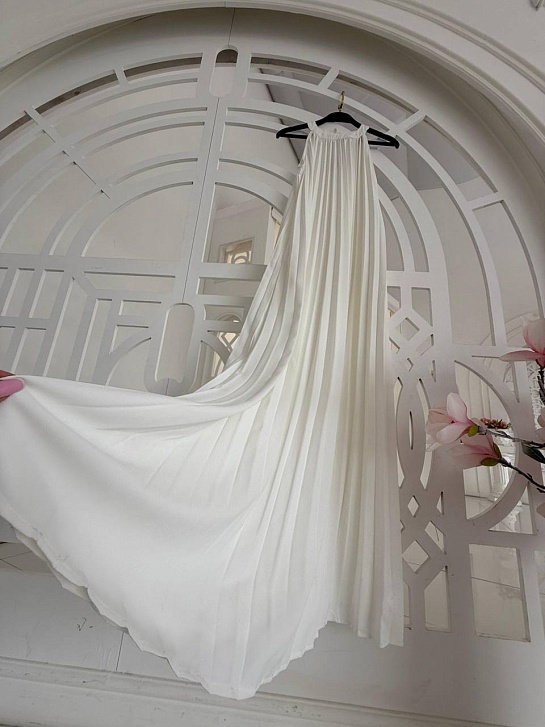 Женское платье Maison Margiela с открытыми плечами