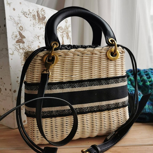 Женская сумка Dior Lady Dior Medium 24x20 см   