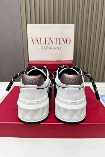 Кожаные кроссовки Valentino One Stud XL - White / Black   