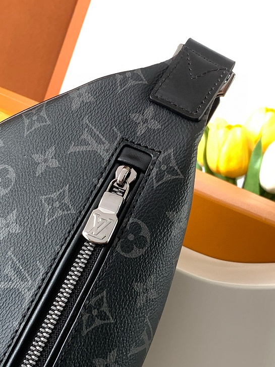 Кожаная сумка на пояс Louis Vuitton Discovery Premium 44x15x9 см