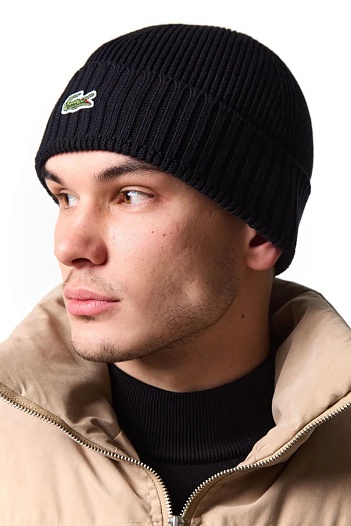 Шапка чёрного цвета Lacoste logo-embroidered   
