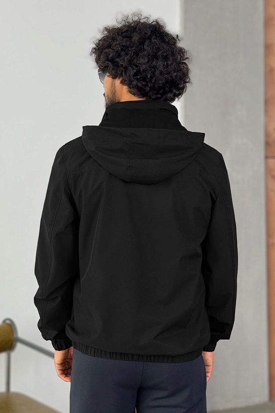 Мужская чёрная ветровка Kiton