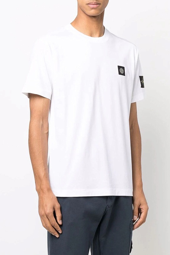 Белая мужская футболка с патчем на плече Stone Island