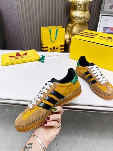Женские кроссовки Gucci x Adidas Gazelle Collaboration - Orange   