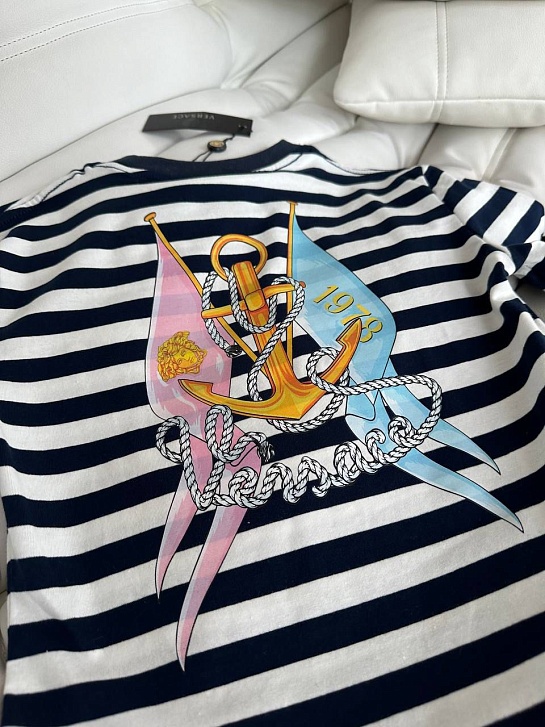 Женская футболка в полоску Versace