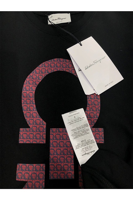 Чёрная футболка Salvatore Ferragamo Gancio-print