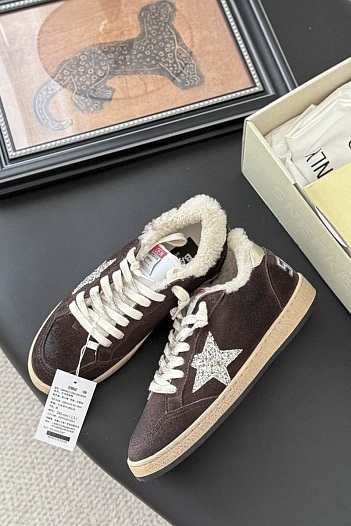 Женские кроссовки с мехом Golden Goose   