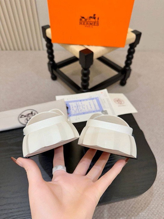 Кожаные шлёпанцы Hermes Infra