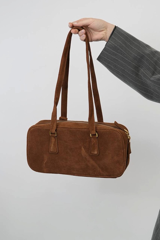 Замшевая сумка Prada 31x16 см