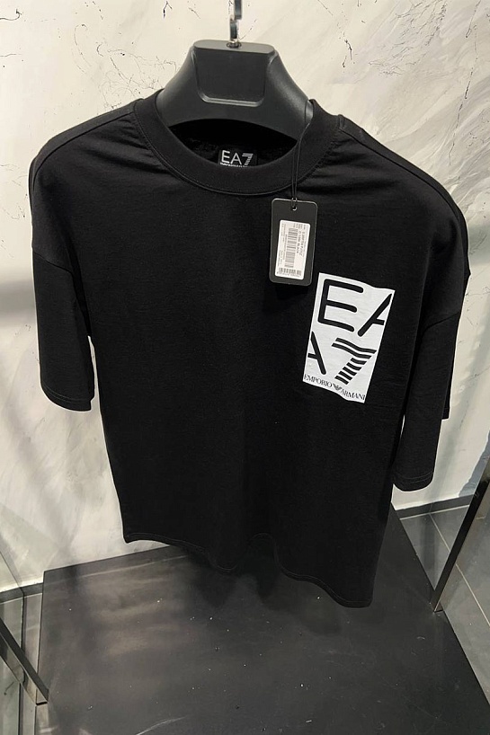 Чёрная оверсайз футболка Emporio Armani 7