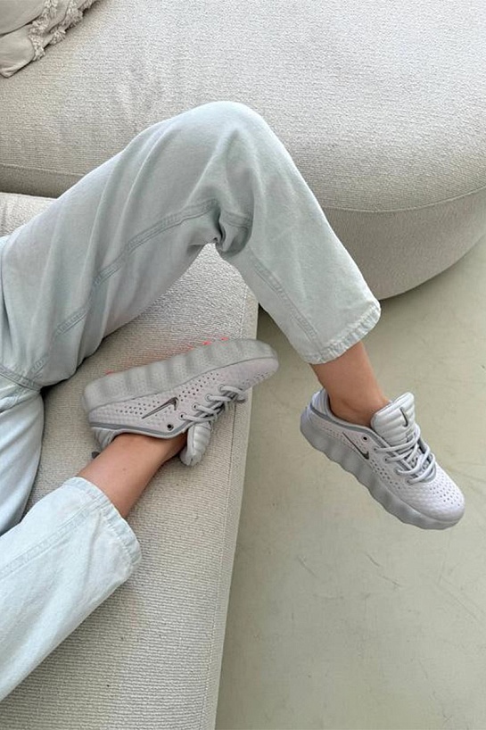 Кроссовки Nike Mind 002 