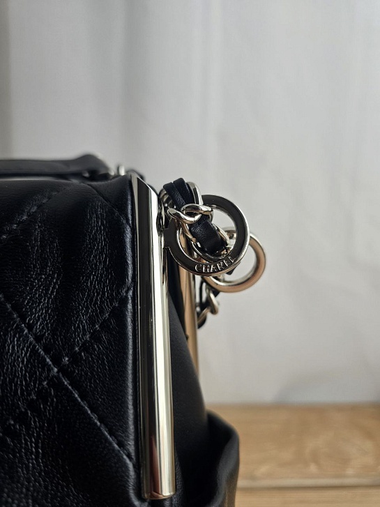 Кожаная сумка Chanel Ultimate Soft 36x23