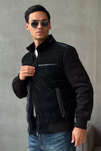 Чёрная куртка с вязаными рукавами Armani   