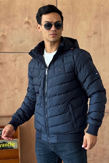 Куртка синего цвета Tommy Hilfiger logo-patch   