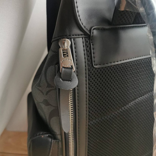 Кожаный рюкзак Coach Rivington 40x30 см   