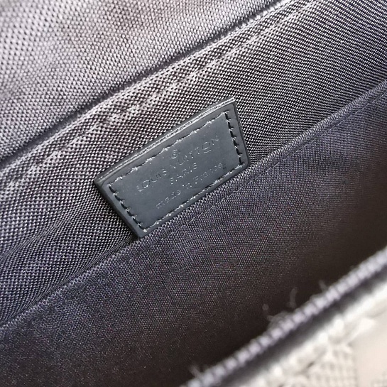 Кожаная сумка Louis Vuitton District Damier Infini 25x22 см