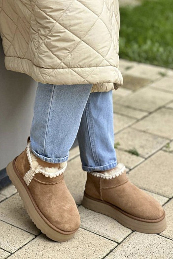 Женские замшевые ботники с мехом UGG Mass Platform - Chestnut