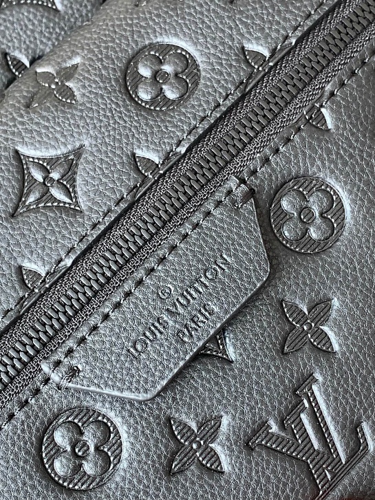 Кожаный рюкзак Louis Vuitton Discovery premium 38x29x20 см