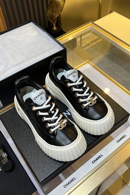 Женские кожаные кроссовки Chanel Premium - Black / White