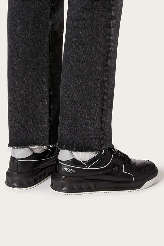 Мужские кожаные кроссовки Valentino чёрного цвета