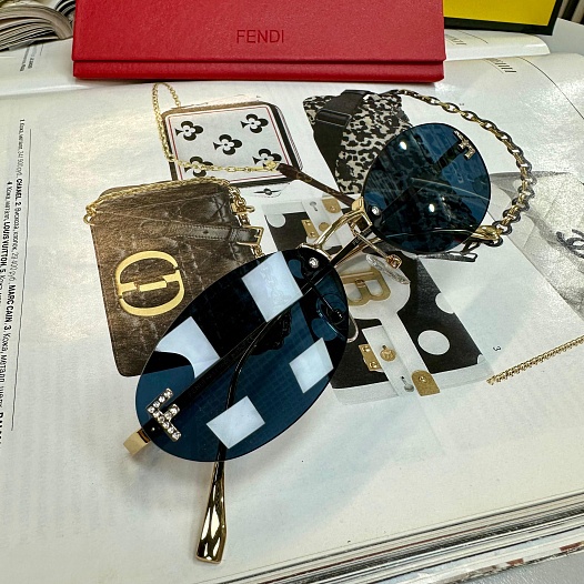 Синие солнцезащитные очки Fendi   