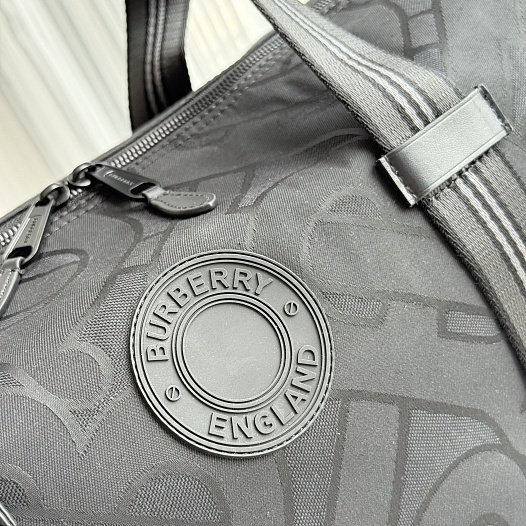 Нейлоновая дорожная сумка Burberry Premium 50x29x19 см   