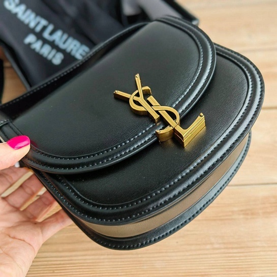 Кожаная сумка Yves Saint Laurent 19x17 см