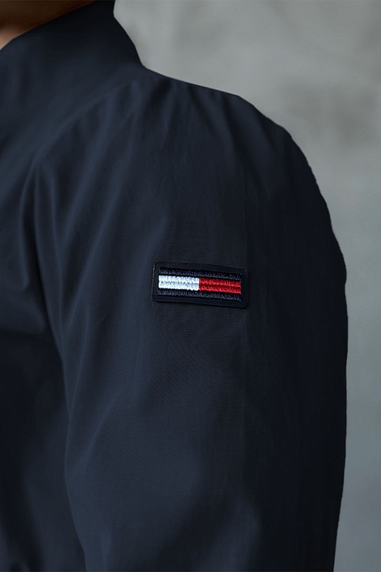Ветровка тёмно-синего цвета Tommy Hilfiger logo-embroidered