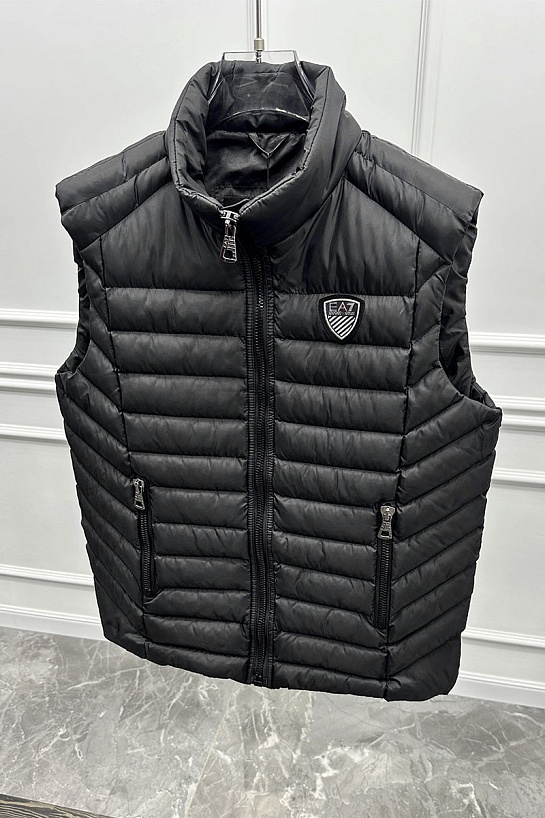 Мужской чёрный жилет Emporio Armani 7