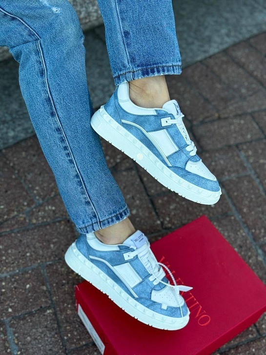 Женские кожаные кроссовки Valentino Freedots - White / Blue