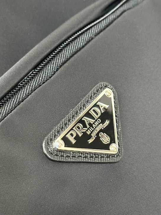 Нейлоновый рюкзак Prada Premium 39x39x17 см