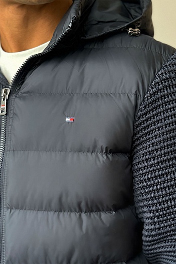 Тёмно-синяя куртка Tommy Hilfiger с вязаными рукавами logo-embroidered   