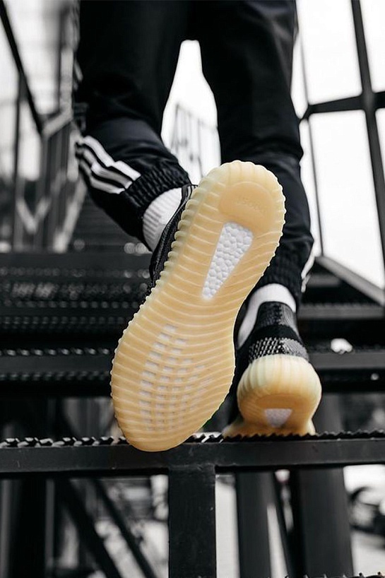 Кроссовки Adidas Yeezy Boost 350 V2 "Carbon"