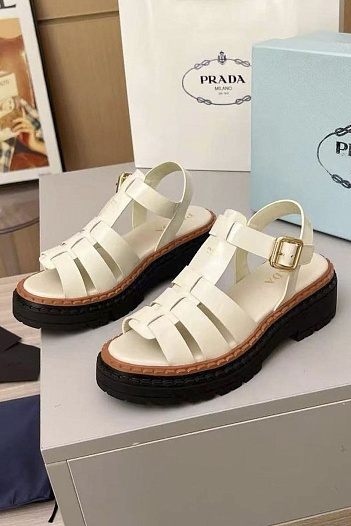 Женские кожаные сандалии на платформе Prada Fisherman   