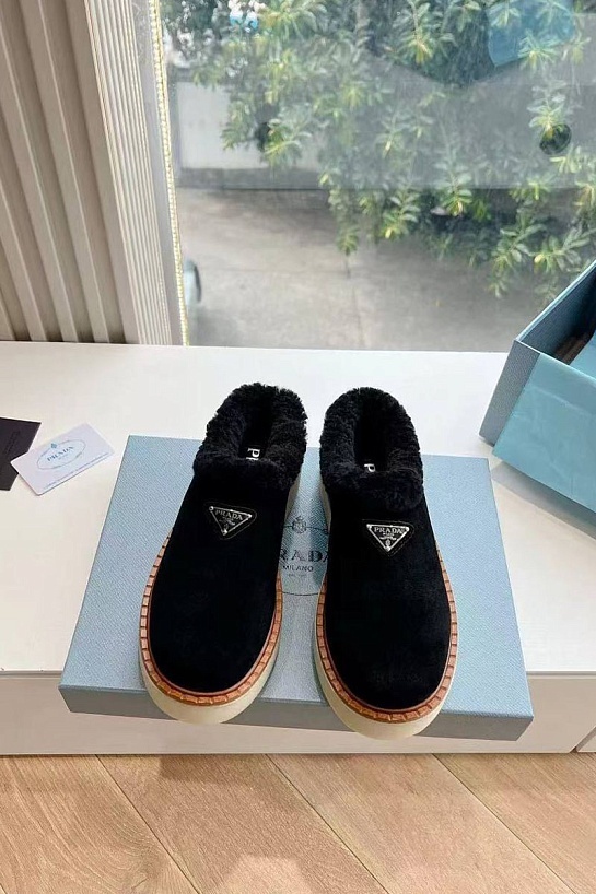 Женские чёрные ботинки сабо Prada