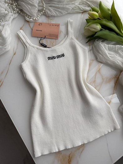 Белый женский топ MIU MIU   