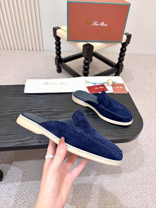 Мужские замшевые шлёпанцы Loro Piana