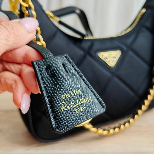 Нейлоновая сумка Prada 21x13 см   