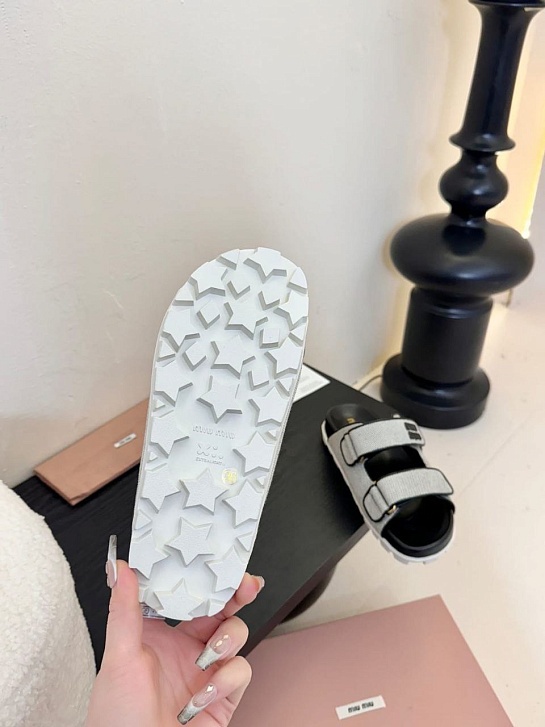 Женские шлёпанцы MIU MIU серого цвета