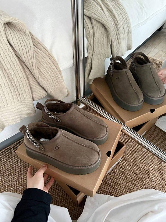 Замшевые женские слиперы с мехом UGG Lanah