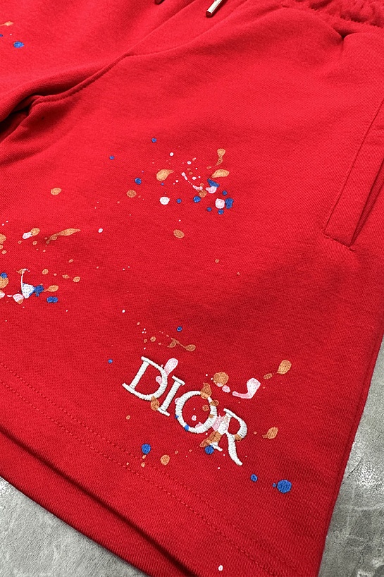Красные шорты Dior Paint Splatter