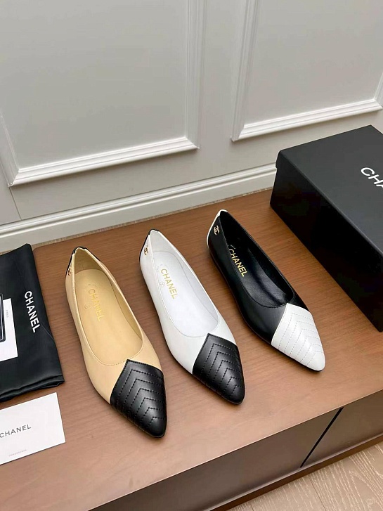 Женские кожаные балетки белого цвета Chanel premium