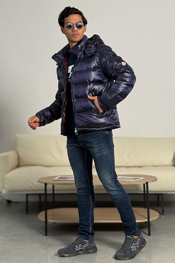 Тёмно-синий пуховик Moncler Maya logo-patch   