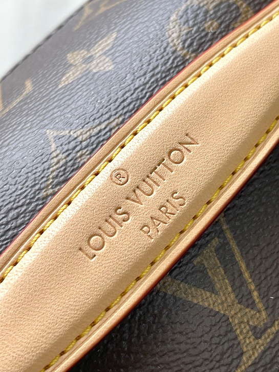 Кожаная сумка на пояс Louis Vuitton Bumbag Monogram Premium 37x14x13 см