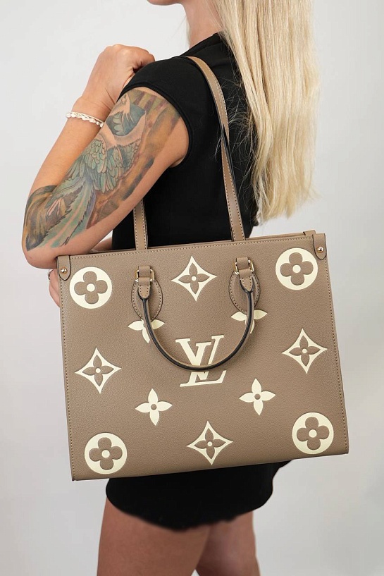 Кожаная Louis Vuitton Сумка Onthego GM 40x32 см - Beige