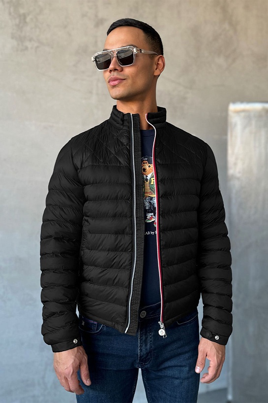 Мужская чёрная куртка Moncler Benamou